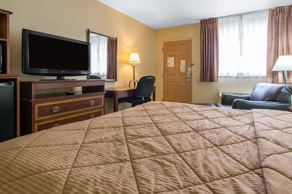 Rodeway Inn Fort Morgan Eksteriør billede